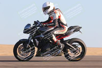 media/Nov-06-2023-Moto Forza (Mon) [[ce023d0744]]/3-Intermediate Group/Session 5 (Turn 9)/